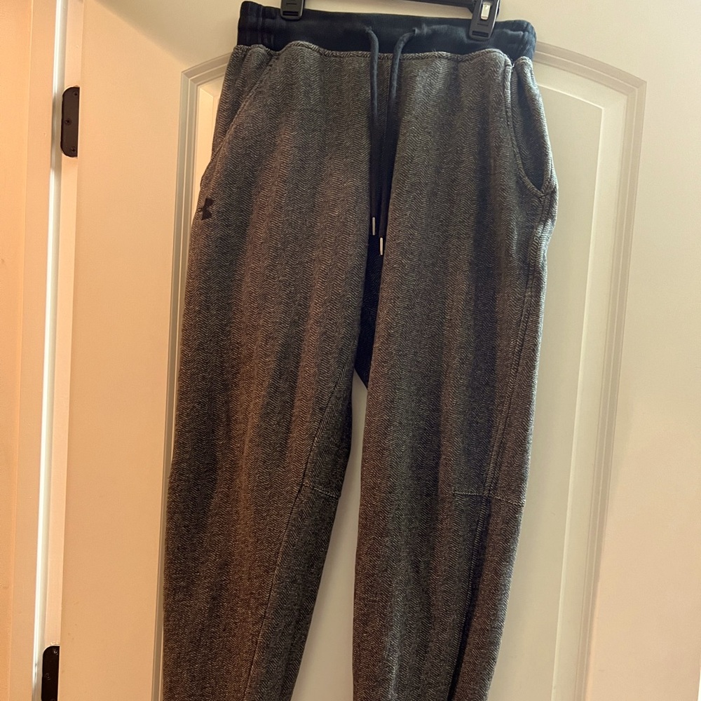 Under armor men’s joggers. Excellent condition